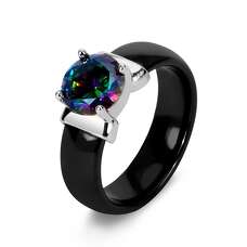 Чёрное керамическое кольцо с большим камнем